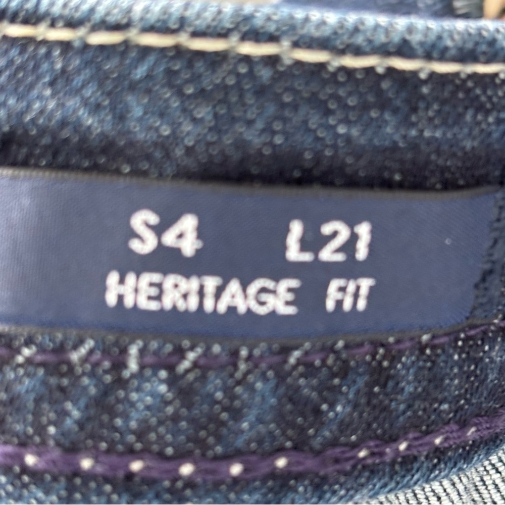Vigoss Mid Rise Capri - Picture 5 of 9